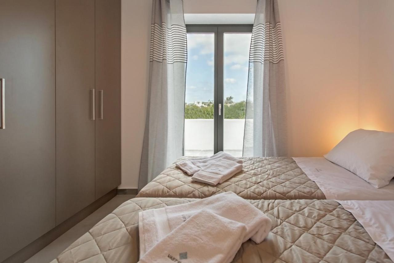 Vastblue Of Paros Aparthotel Ambelas Exterior foto